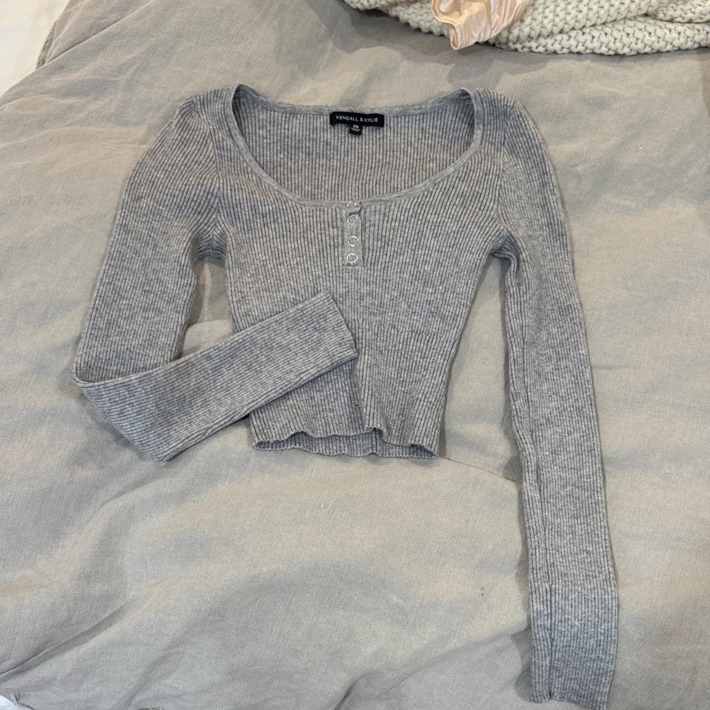 Kendall & Kylie Gray Ribbed Long Sleeve Top